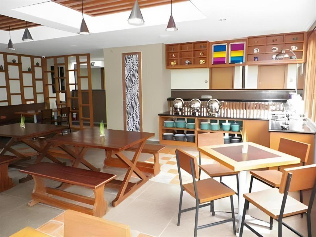 Hotel Tibera Taman Cibeunying บันดุง ภายนอก รูปภาพ